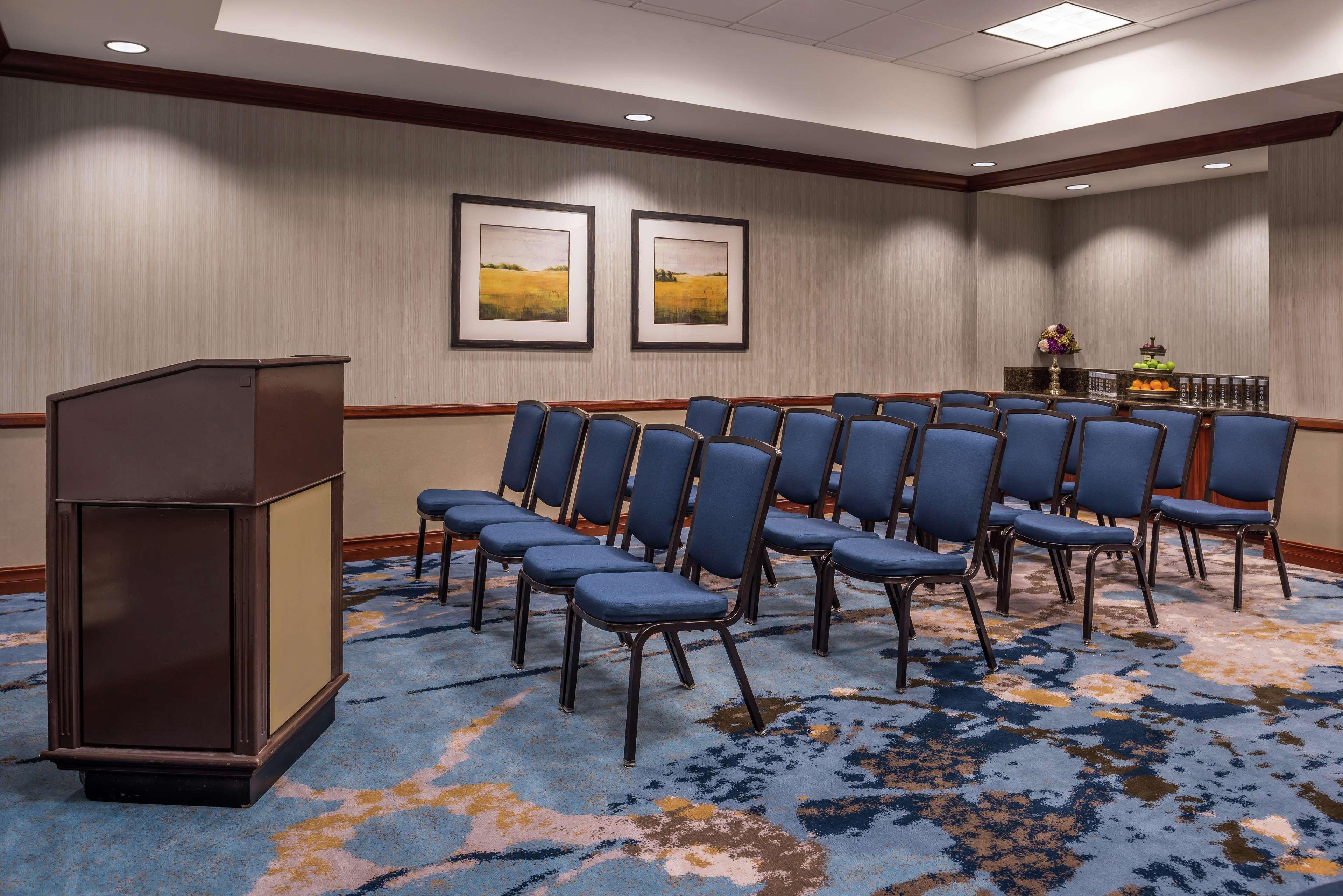 Отель Hilton San Antonio Hill Country Экстерьер фото