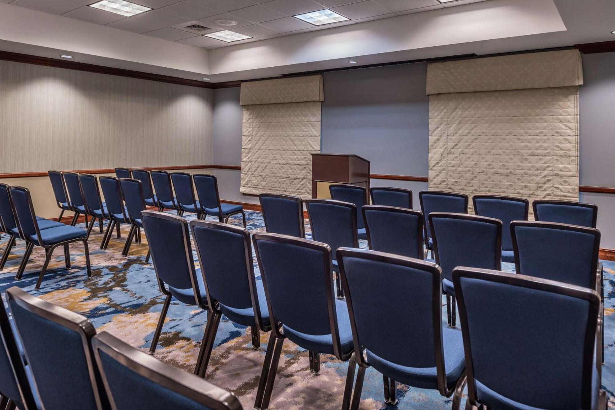 Отель Hilton San Antonio Hill Country Экстерьер фото