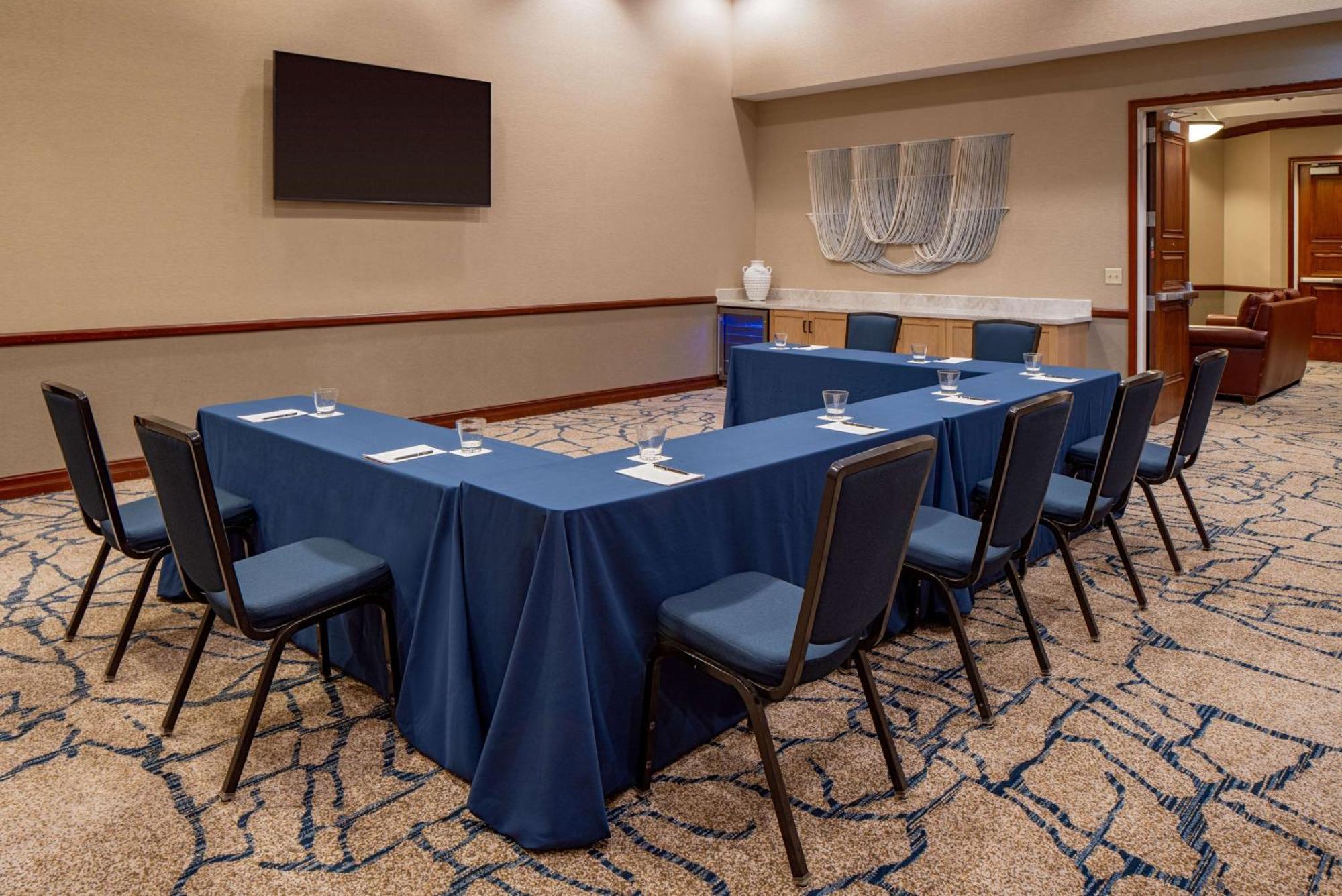 Отель Hilton San Antonio Hill Country Экстерьер фото